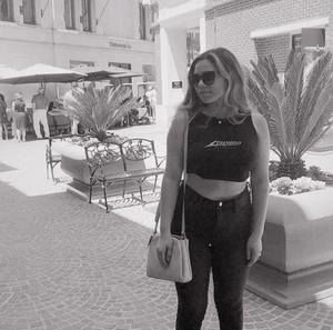 Meet your Posher, Elizabeth